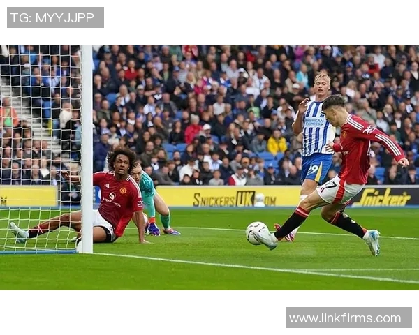 曼联客场逼平南安普顿，英超联赛开局不利