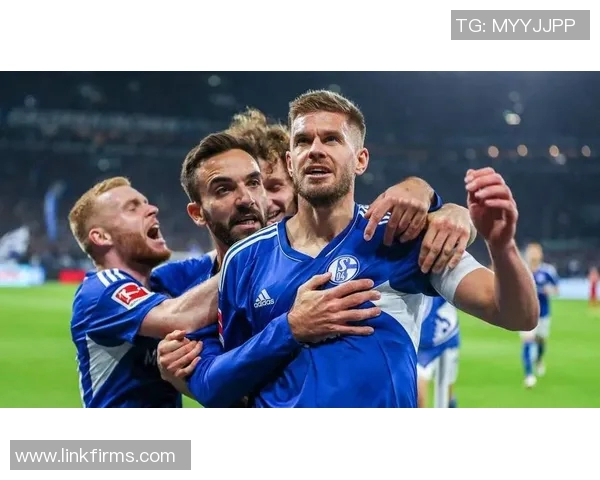 沙尔克04主场不敌慕尼黑1860，保级压力加大