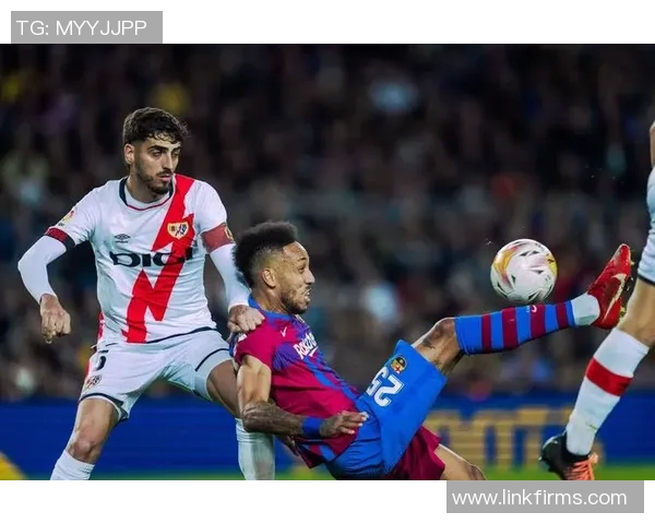 塞维利亚签下巴萨边锋！球队希望通过新援提升攻击火力，冲击西甲前四