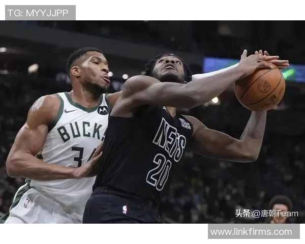 雄鹿队大胜76人，字母哥砍下三双，霸气引领胜利